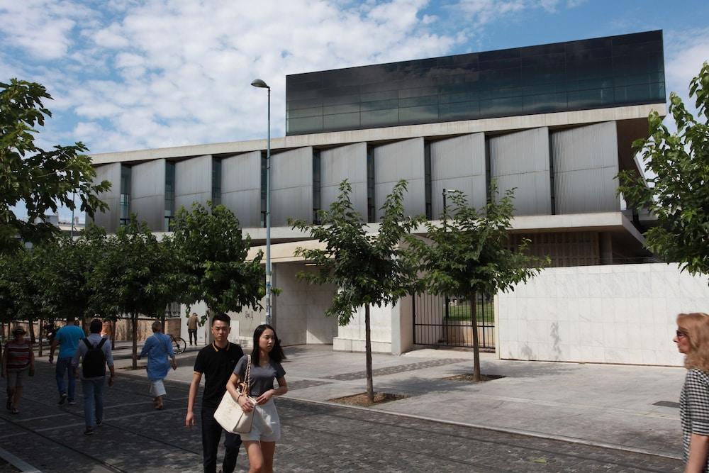 A Skip Away From The Acropolis Museum - 1 Bdrm Apartment Athene Buitenkant foto